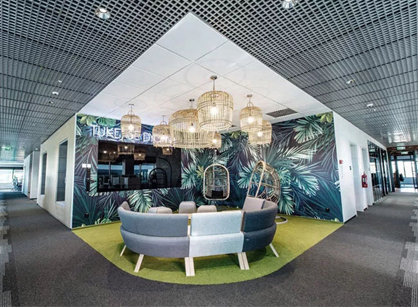 位于波兰卡托维兹的全球治理咨询公司办公室设计装修空间