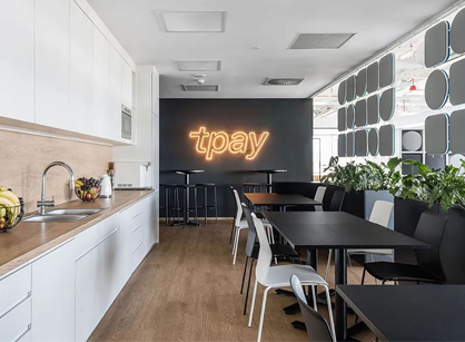 充满时尚活力的功效性办公装修设计空间怎样打造——Tpay波兰支付运营商
